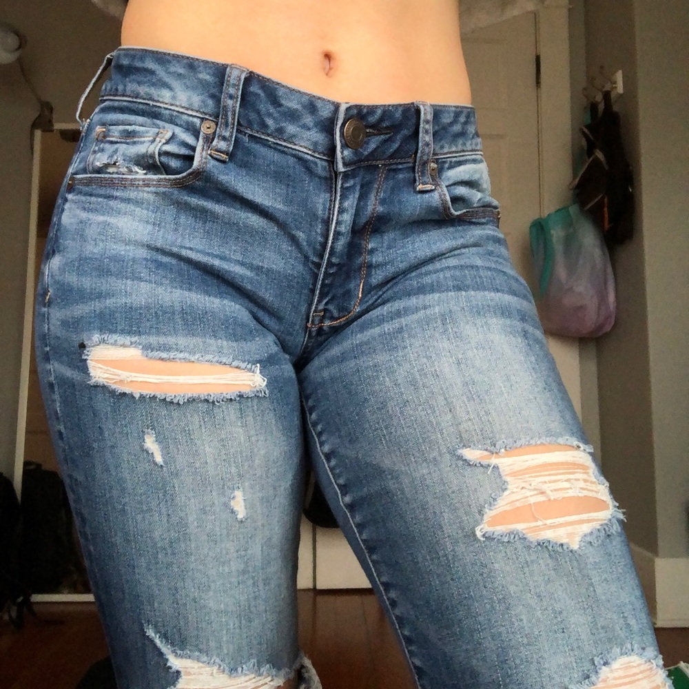 american eagle ripped skinny jeans